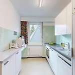 Apartment Großzügige 3 Schlafzimmer In Bergblick Zentral *