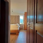 Großzügige 3 Schlafzimmer In Bergblick Zentral Apartment