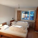 Großzügige 3 Schlafzimmer In Bergblick Zentral Apartment