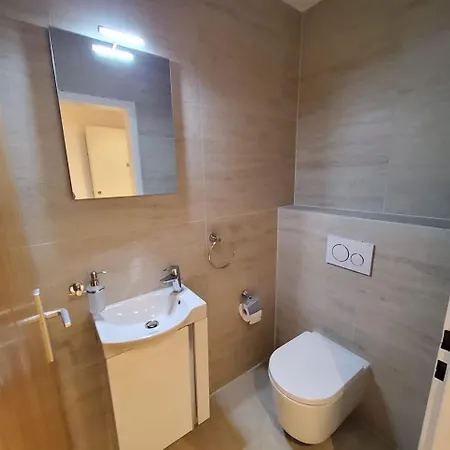 Grosszuegige 3 Schlafzimmer In Bergblick Zentral Appartement