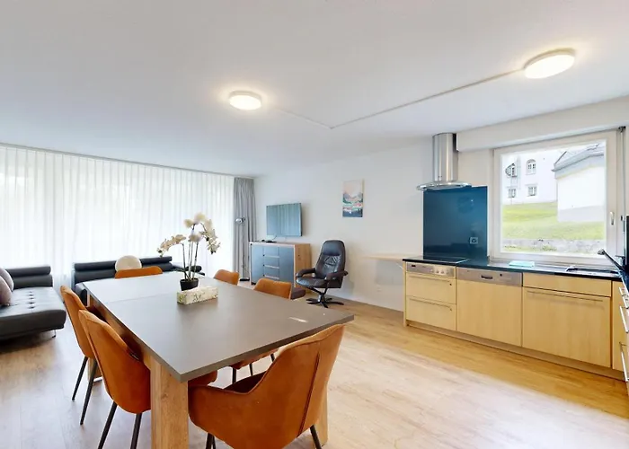 Grosszuegige 3 Schlafzimmer In Bergblick Zentral Appartement *