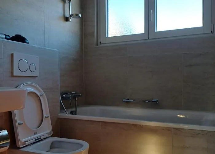 Grosszuegige 3 Schlafzimmer In Bergblick Zentral 公寓 *