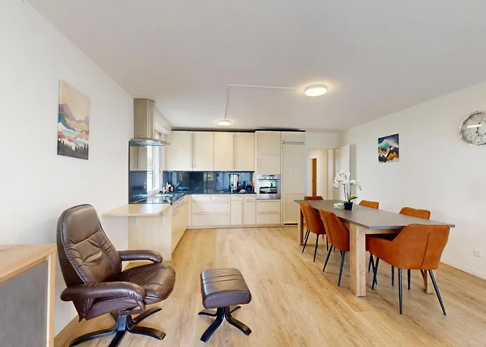 Appartement Grosszuegige 3 Schlafzimmer In Bergblick Zentral *